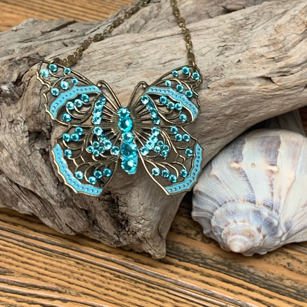 Blue Filigree Butterfly Necklace with Vintage Appeal NWOT - Picture 14 of 15